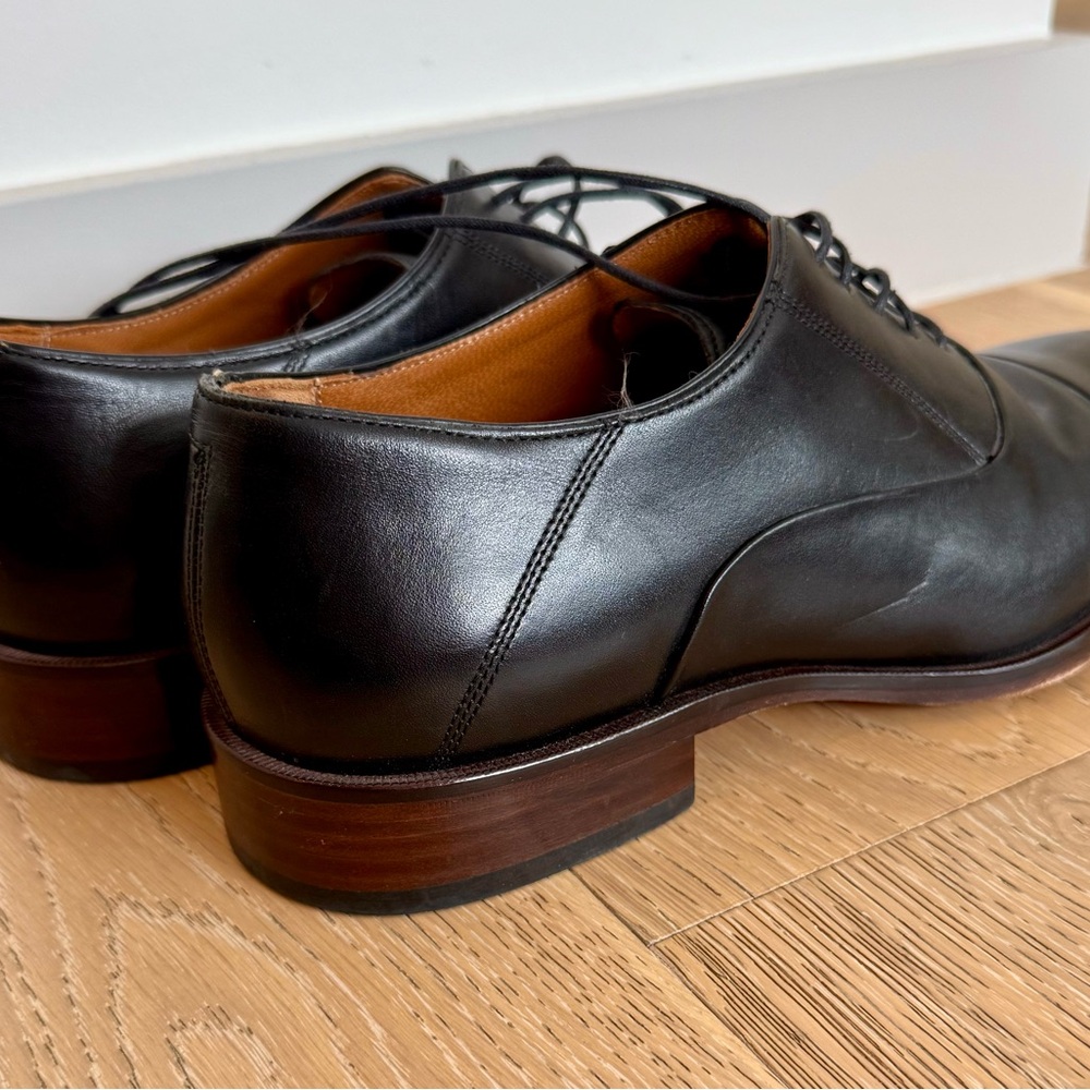 Johnston & Murphy Melton Cap Toe Black Leather Oxfords